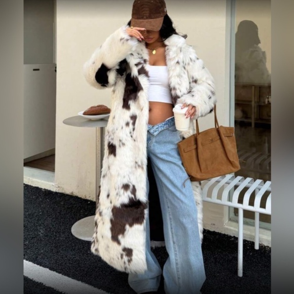 ✨NEW Stylish Black and White Faux Fur Coat